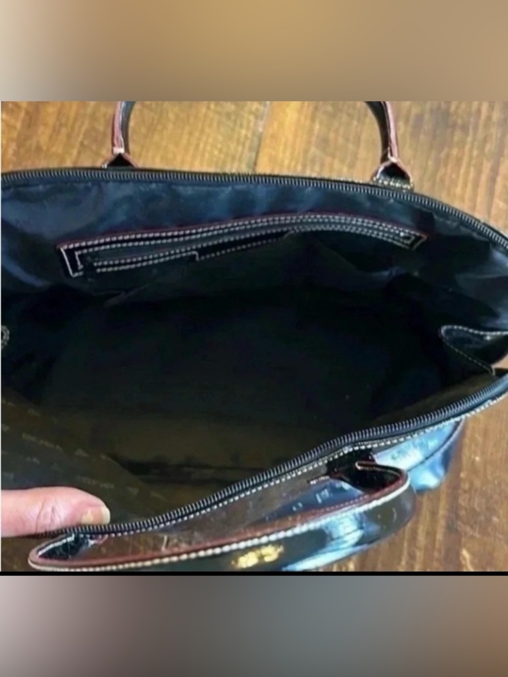 “Arcadia” 🇮🇹 Black Embossed Patent Leather Bag with a Vernis Finish. - Picture 6 of 10